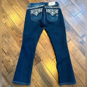 Miss Me ~ PERFECT CONDITION size 27 with approx 27 1/2” inseam. Dark blue